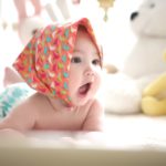 meilleur lit cododo bébé 2021 : Image représentant un nouveau-né dans un lit